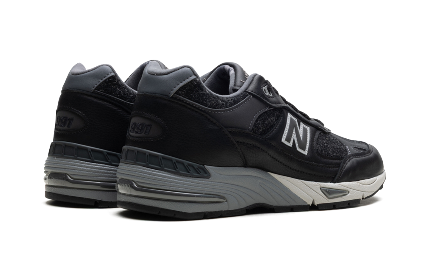 991 "Harris Tweed - Black/Grey" M991DJ