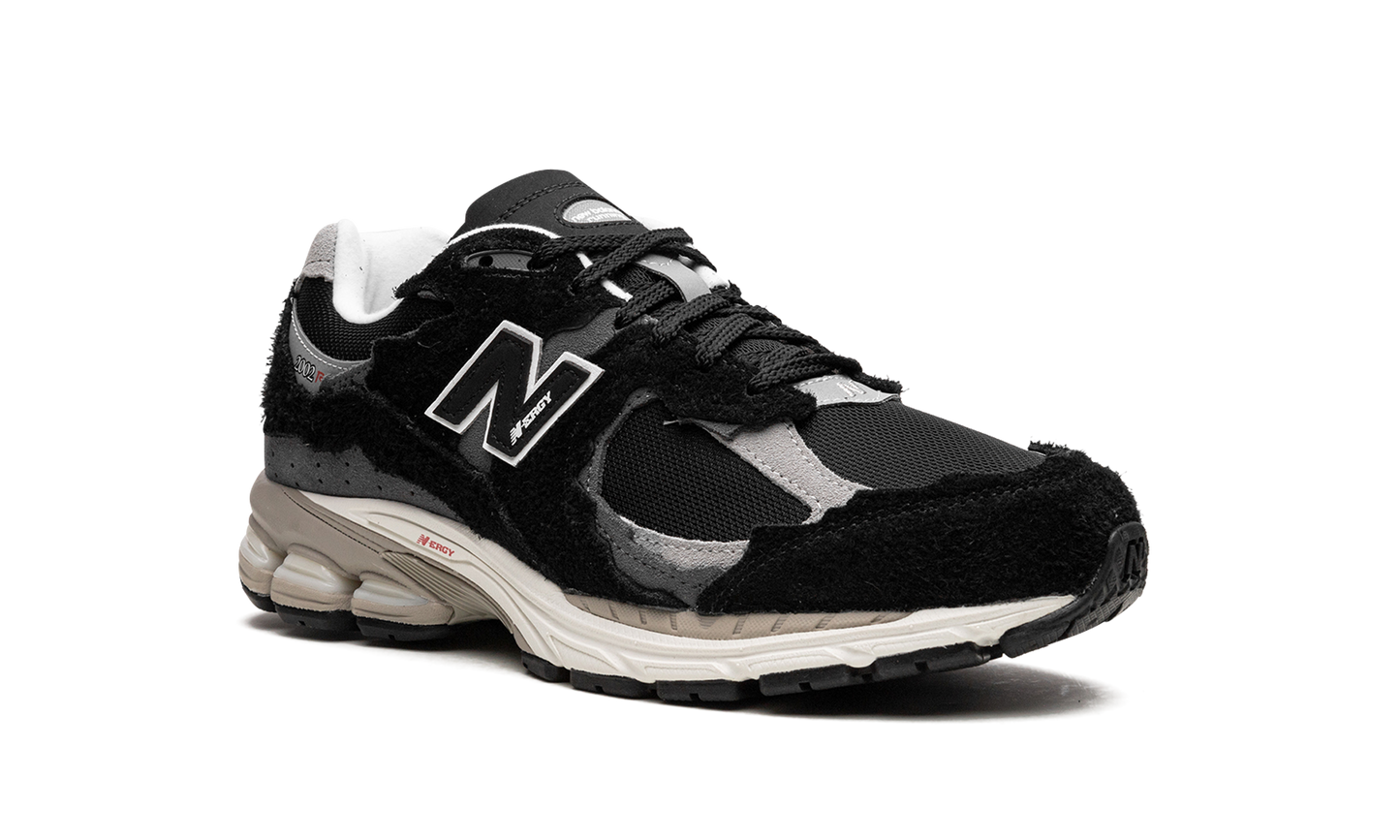 2002R "Protection Pack - Black / Grey" M2002RDJ