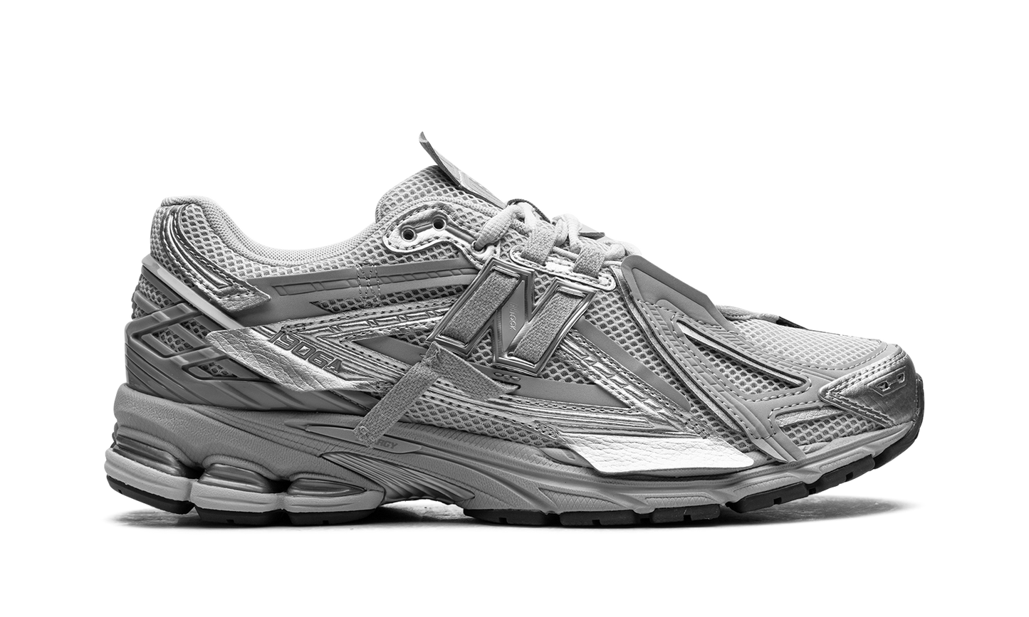 1906A "Concrete Silver Metallic" M1906AG