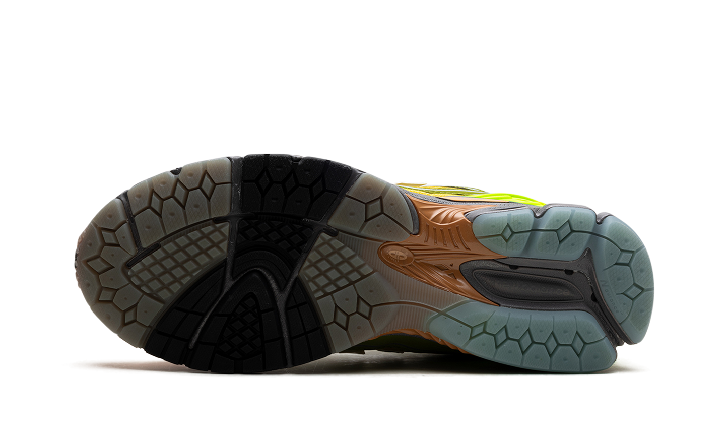 1906R "Action Bronson - Scorpius" M1906RBR