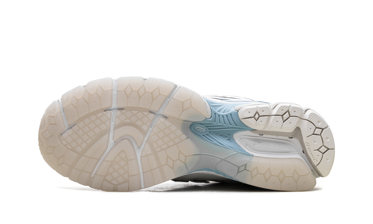 1906R "Chrome Blue" M1906RBL