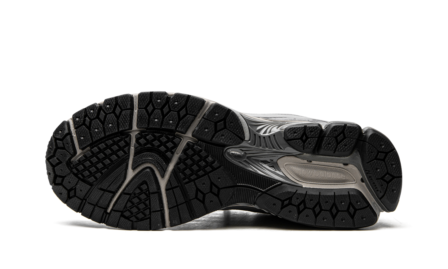 2002R "Grey Pocket" M2002RVC