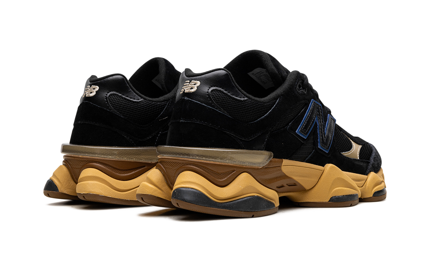 9060 "Black Royal Gum" U9060RE