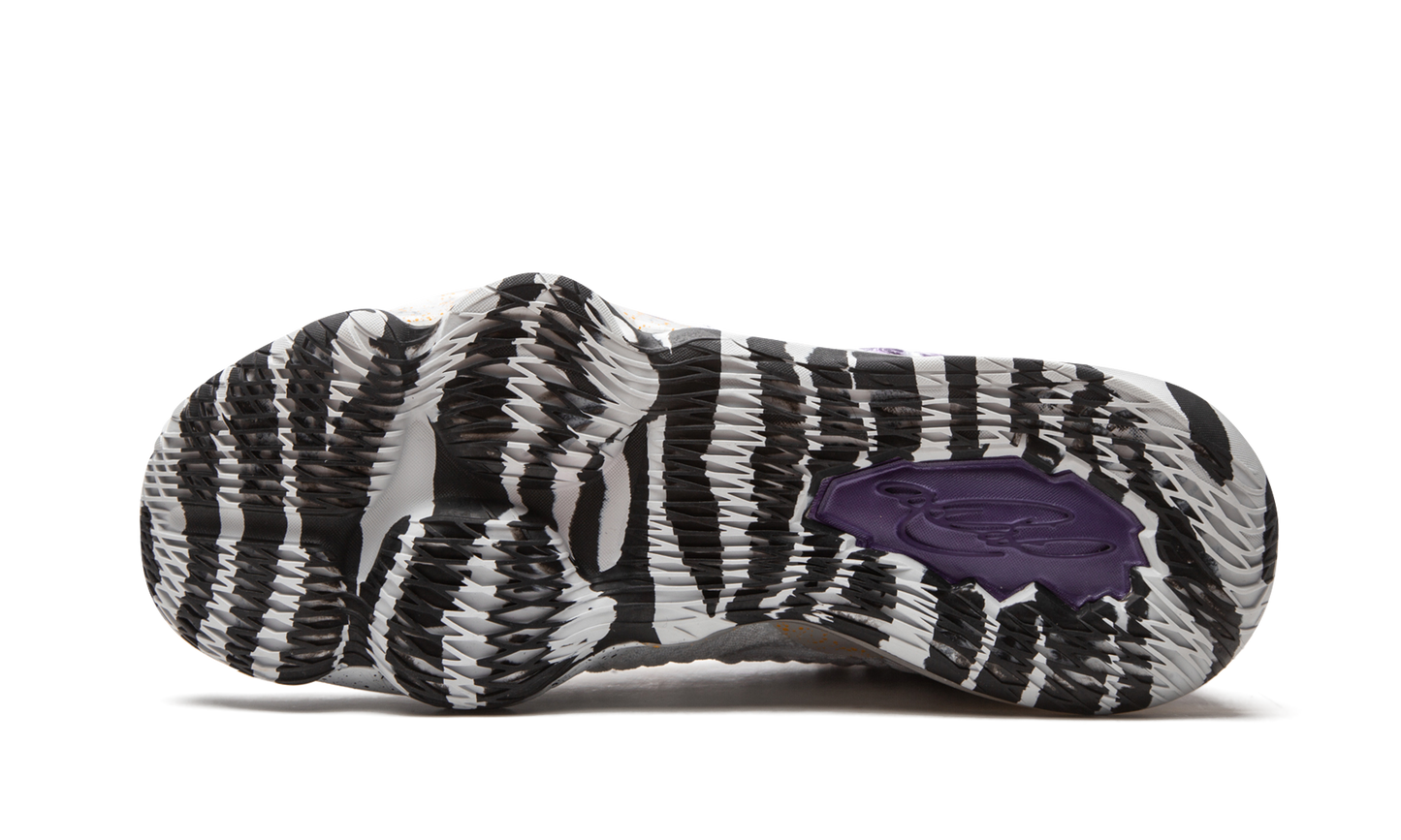 Lebron XVII "2K20 GAMER EXCLUSIVE" BQ3177 101