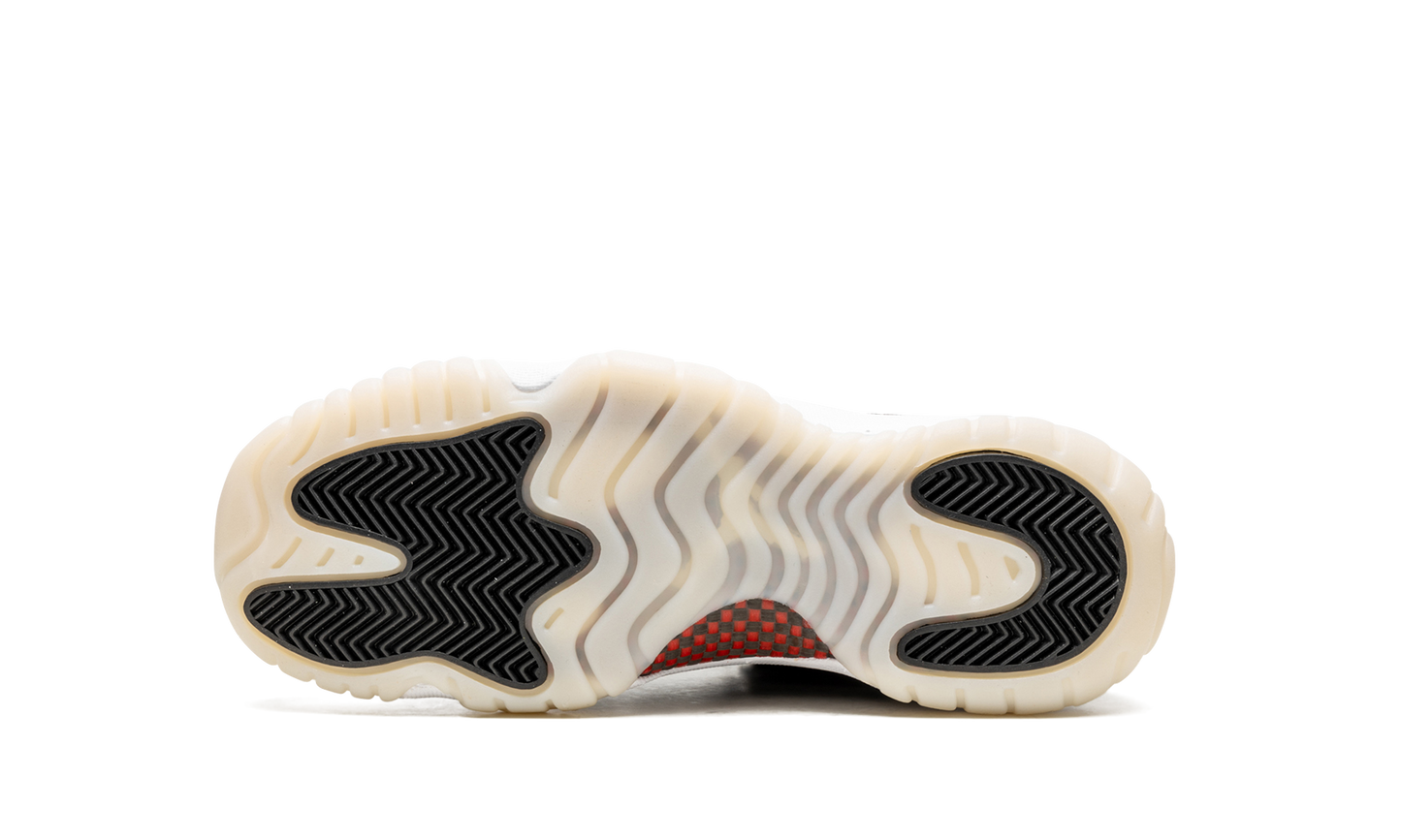 Jordan 11 Retro Low GS "72-10" 528896 001