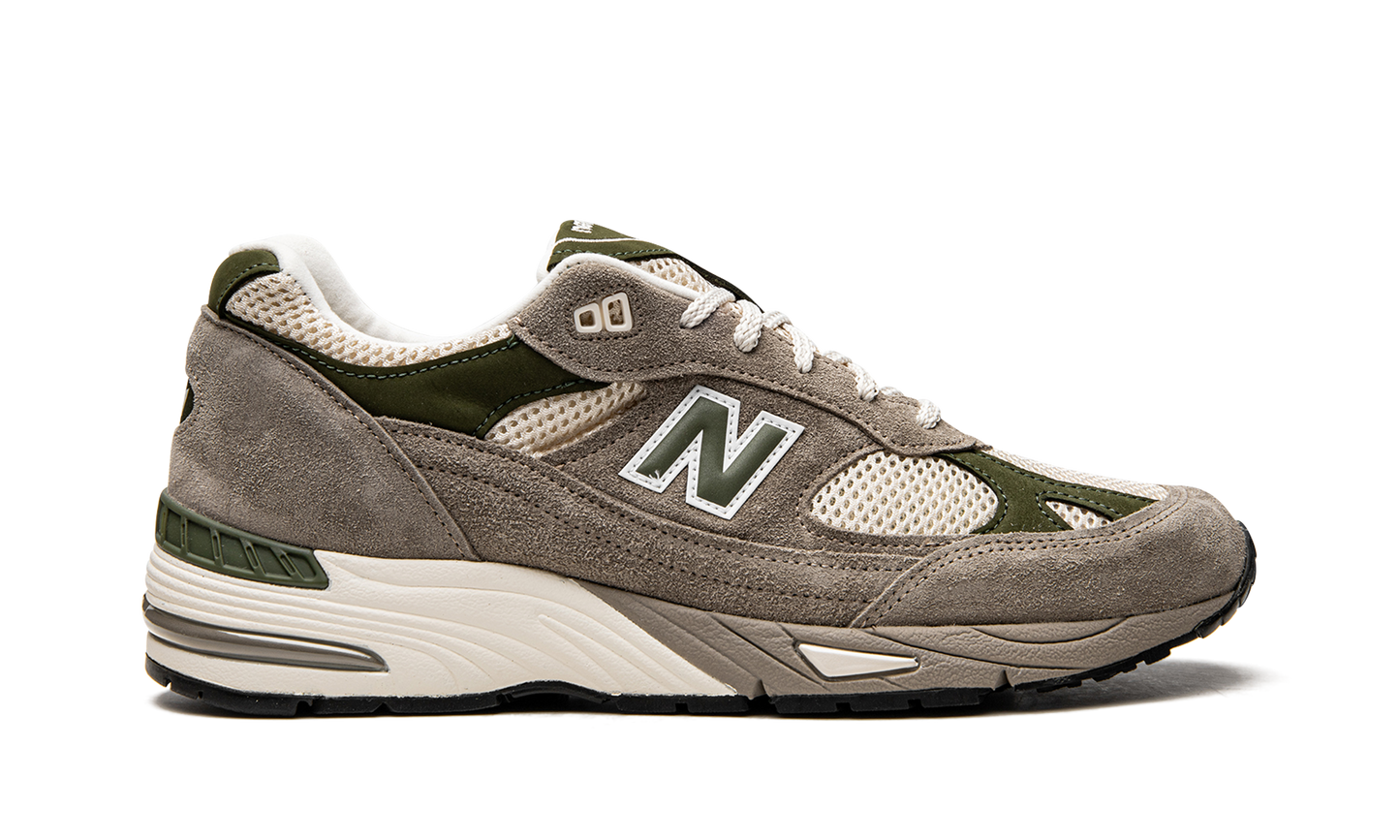 991 "Aimé Leon Dore MIUK Grey" M991CRS