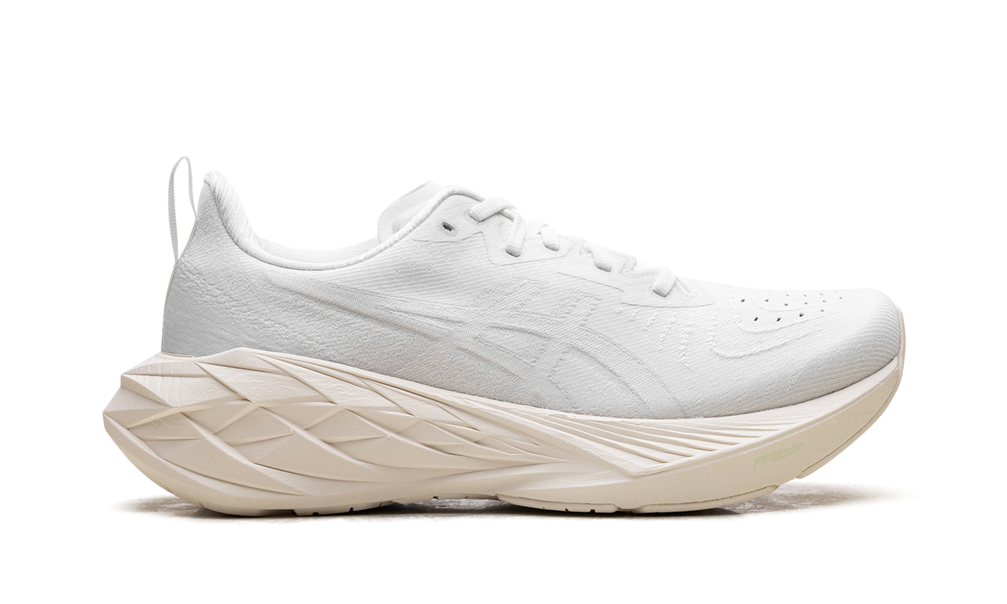 Novablast 4 "White / White" 1011B693 102