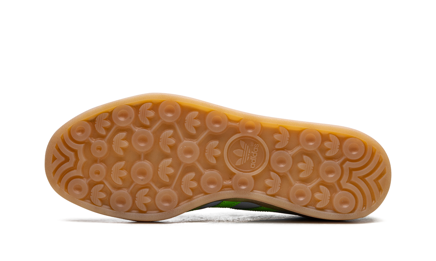 Gazelle Indoor WMNS "Clear Sky Solar Green" JI1372