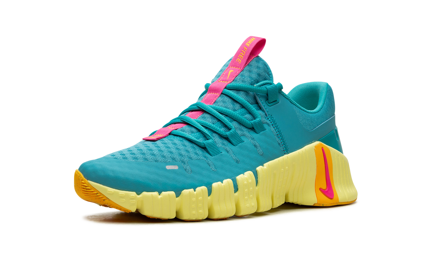 Free Metcon 5 "Dusty Cactus Fierce Pink" DV3949 302