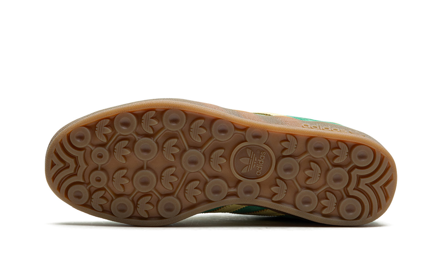 Gazelle Indoor "Semi Court Green" IH7500