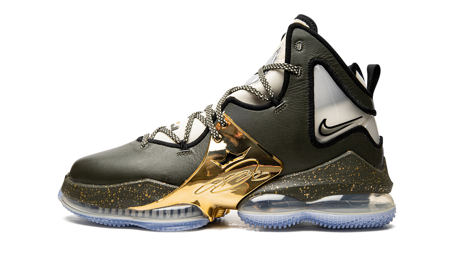 LeBron 19 "Chosen 1" DQ7548 301