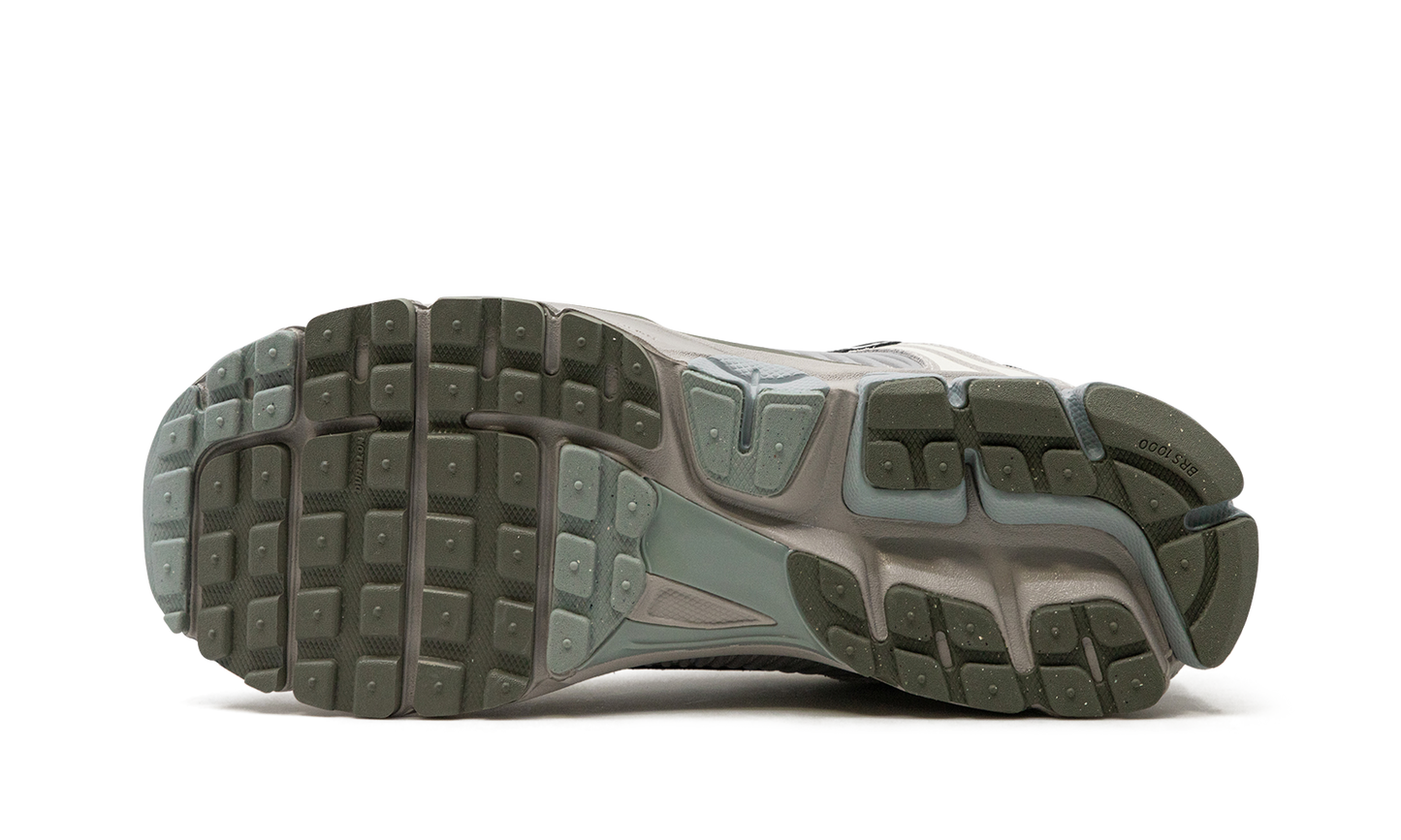 Air Zoom Vomero 5 "Light Orewood Brown" FZ3653 104