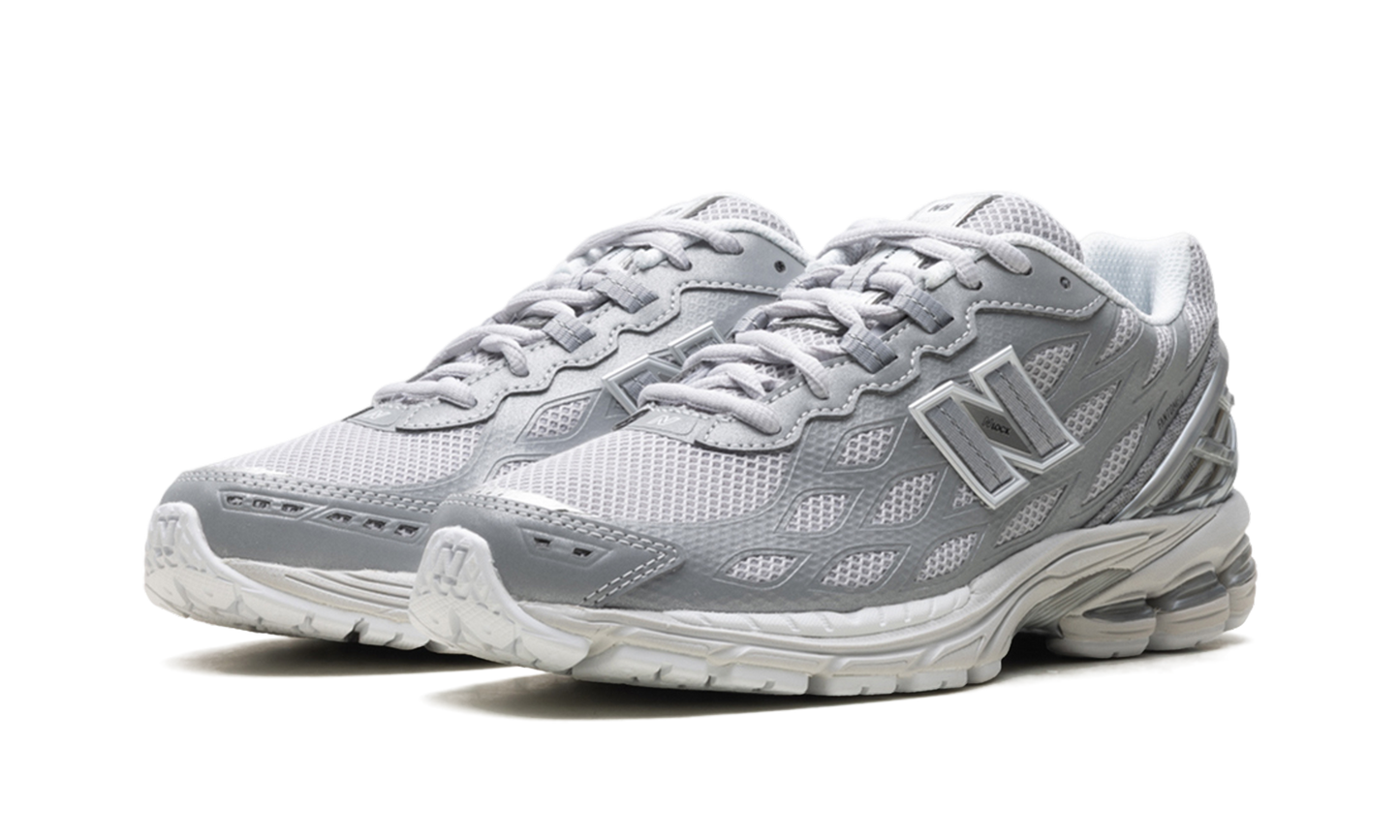 1906W "Silver Metallic" U1906WFE