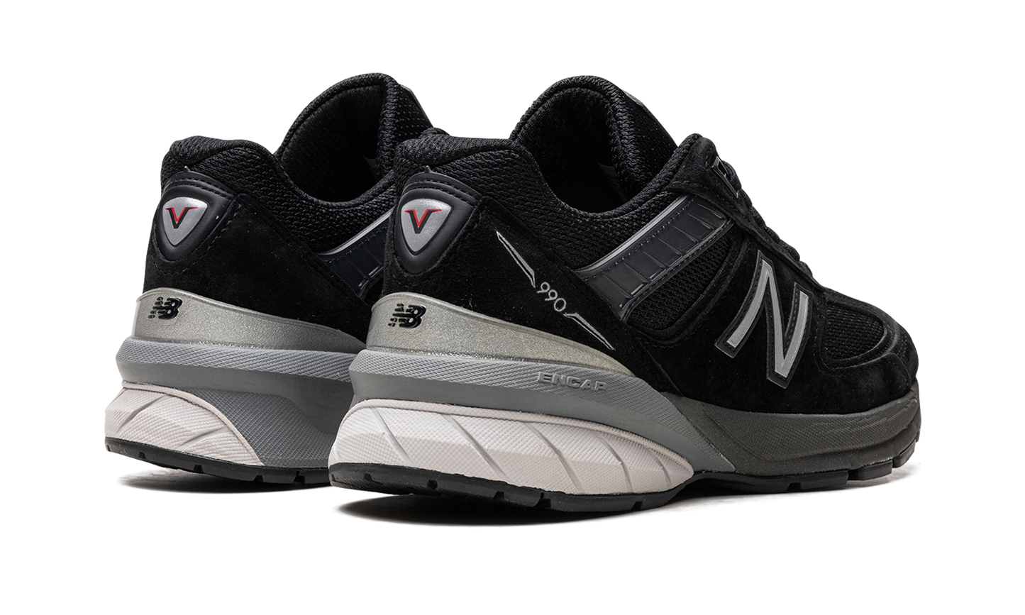 990v5 WMNS "Black / Silver"