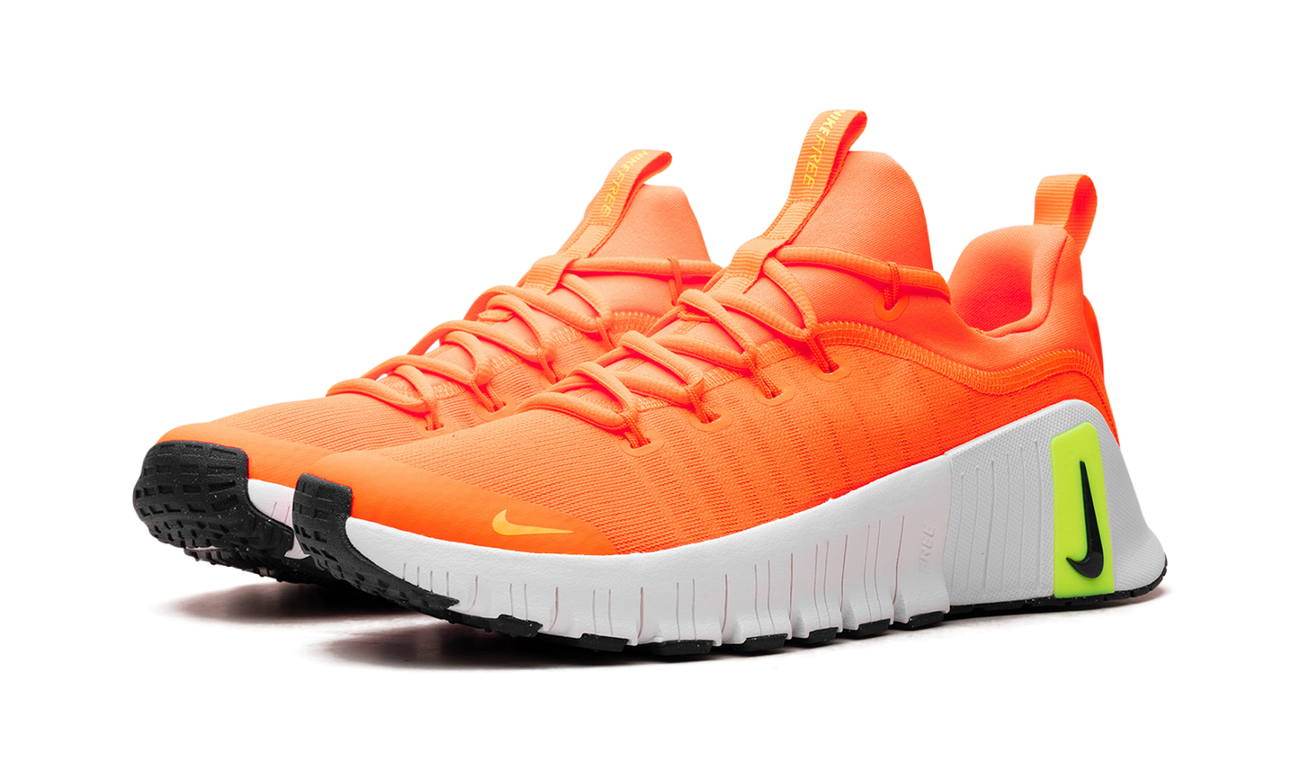 Free Metcon 6 WMNS "Orange"