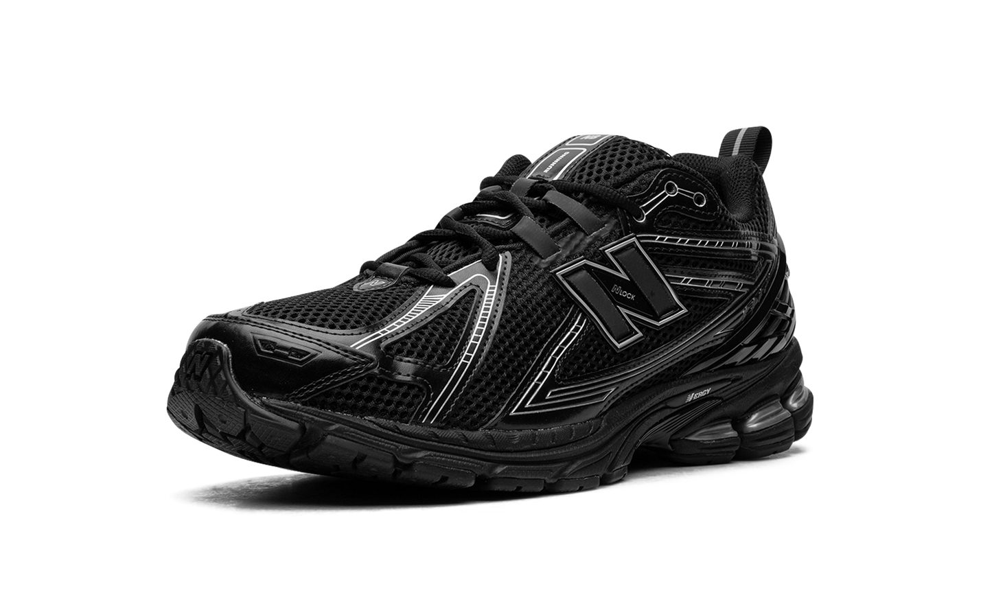 1906R "Black / Silver" M1906RCH