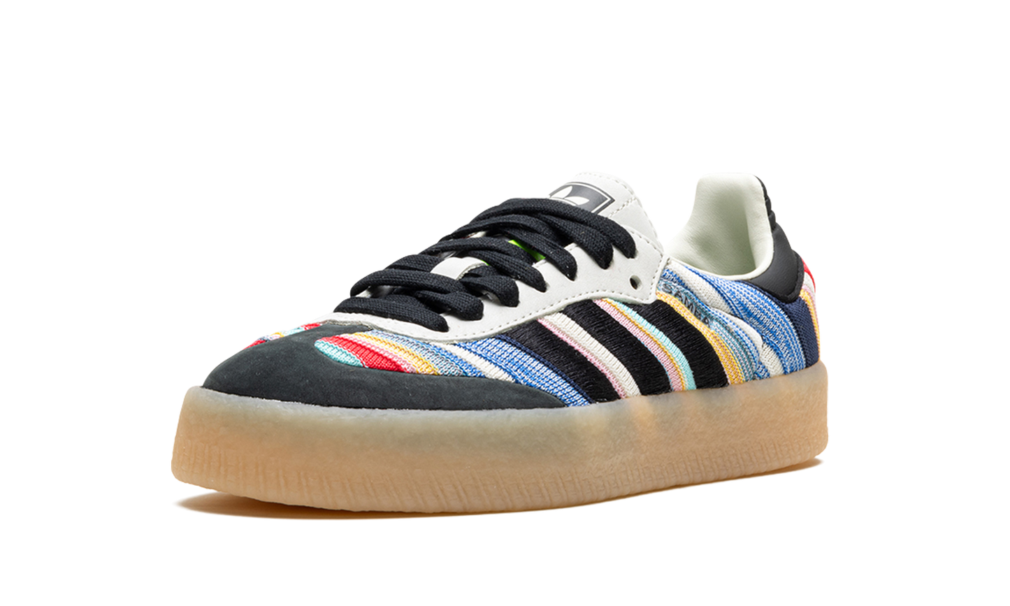 Sambae WMNS "Ivory Black" ID0444