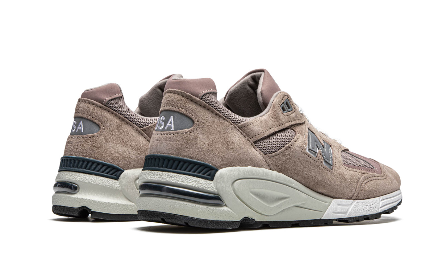 990v2 "Kith - Dusty Rose"