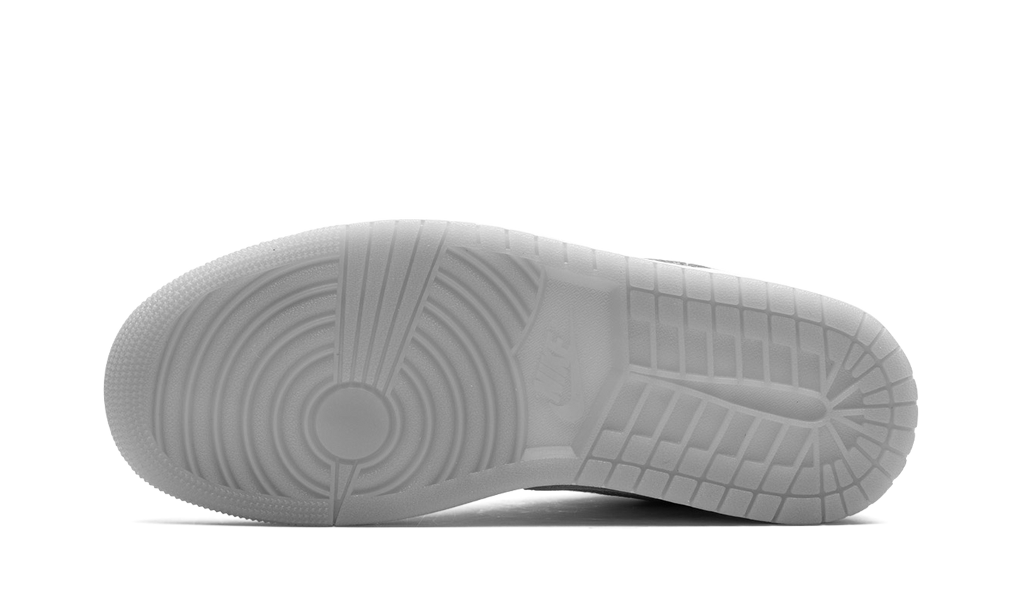 Air Jordan 1 Low SE WMNS "Metallic Silver" FN5030 001