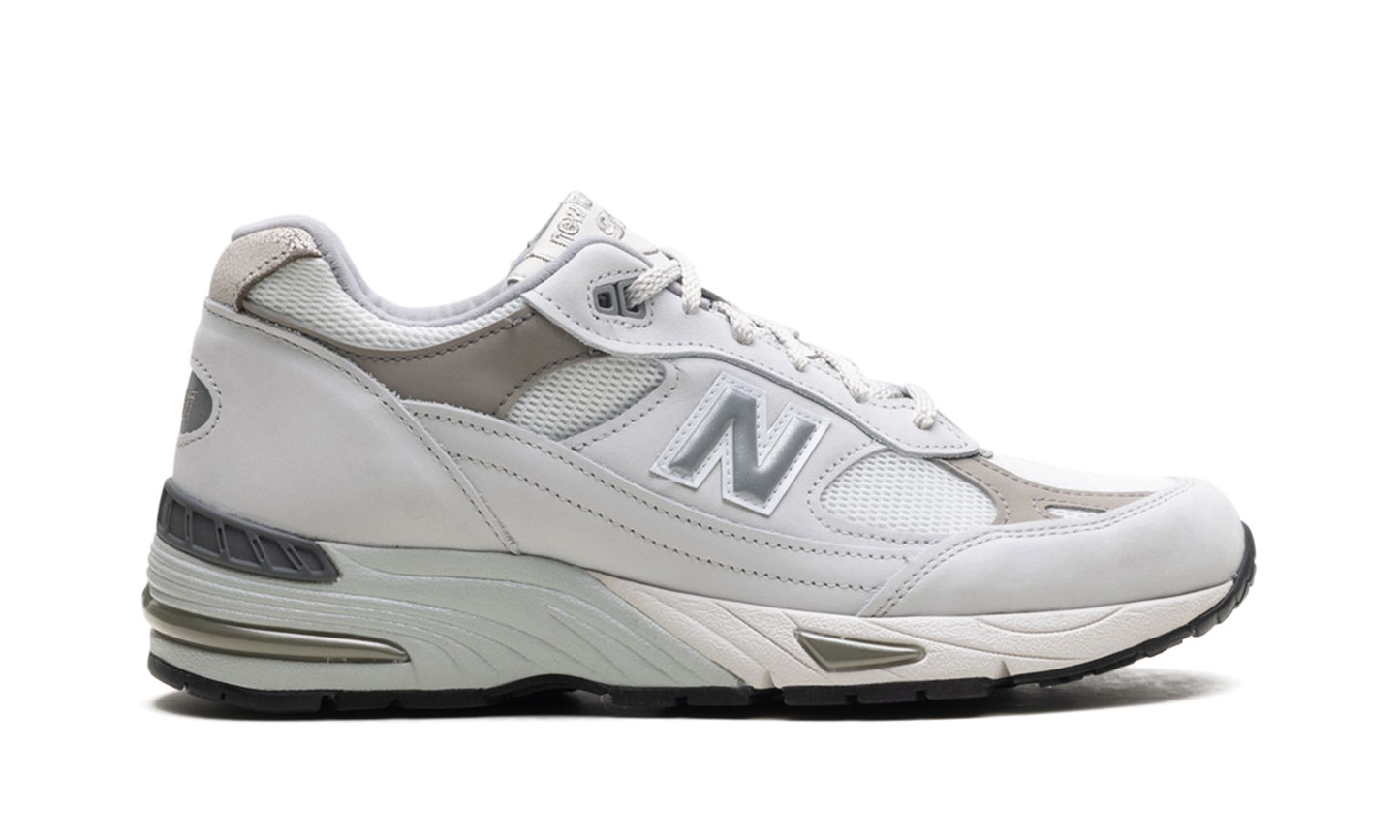 991 "Made In UK - Star White" M991FLB