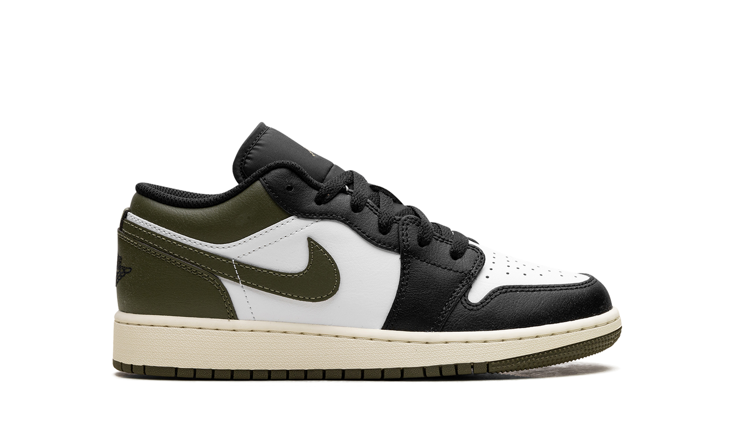 Jordan 1 Low GS "Black Toe Medium Olive" 553560 092