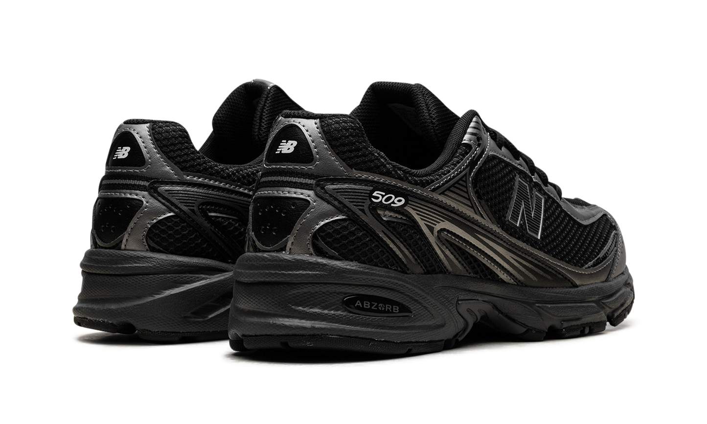 509 "Do Hee Kim - Black Silver" U509E1