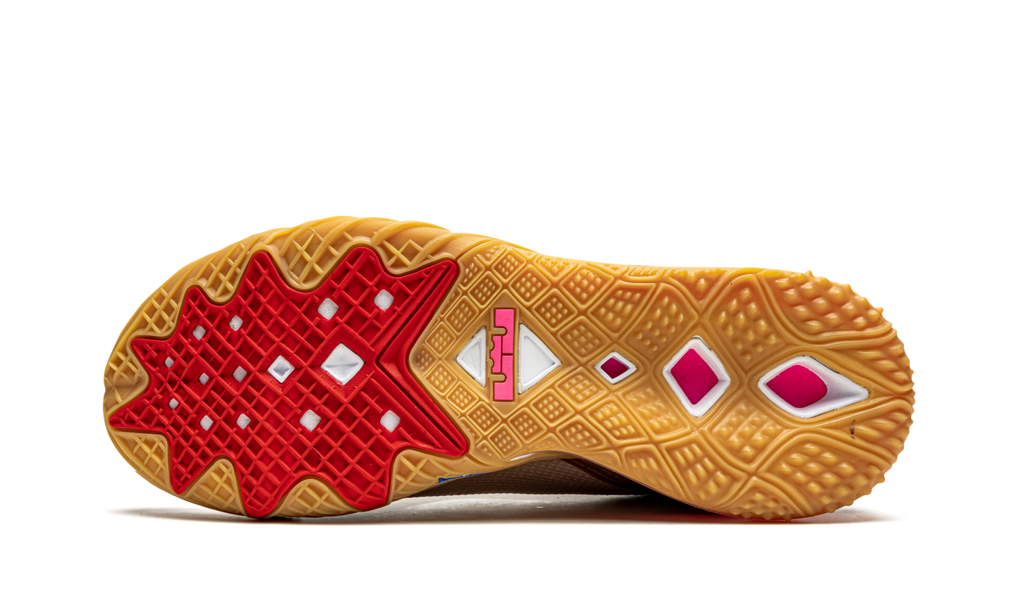 LeBron 18 Low "Wile E. Coyote vs Roadrunner" CV7562 401