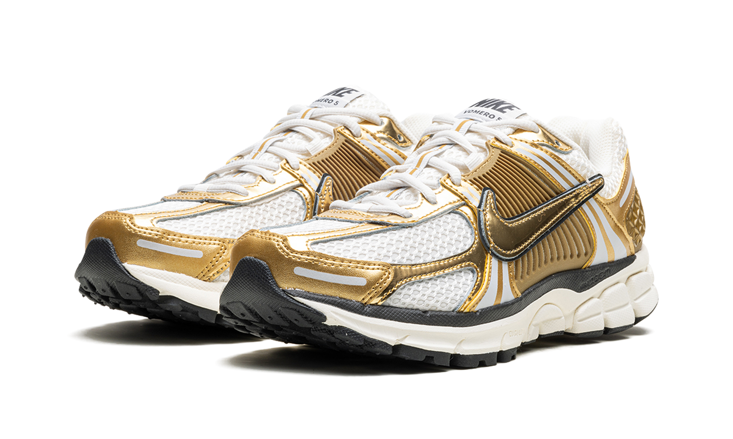 Zoom Vomero 5 WMNS "Metallic Gold" HF7723 001