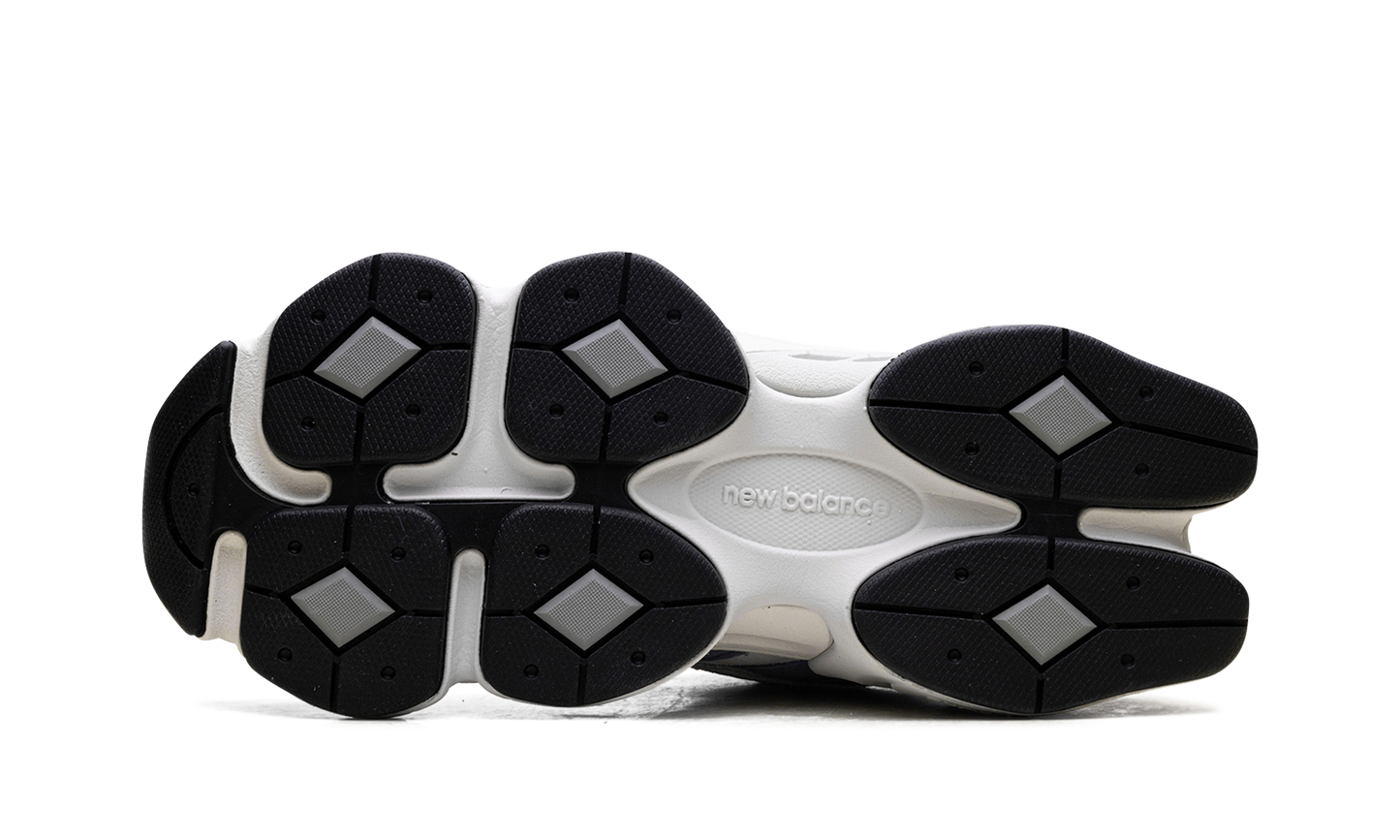 9060 "Dusk Shower Reflection" U9060JBA