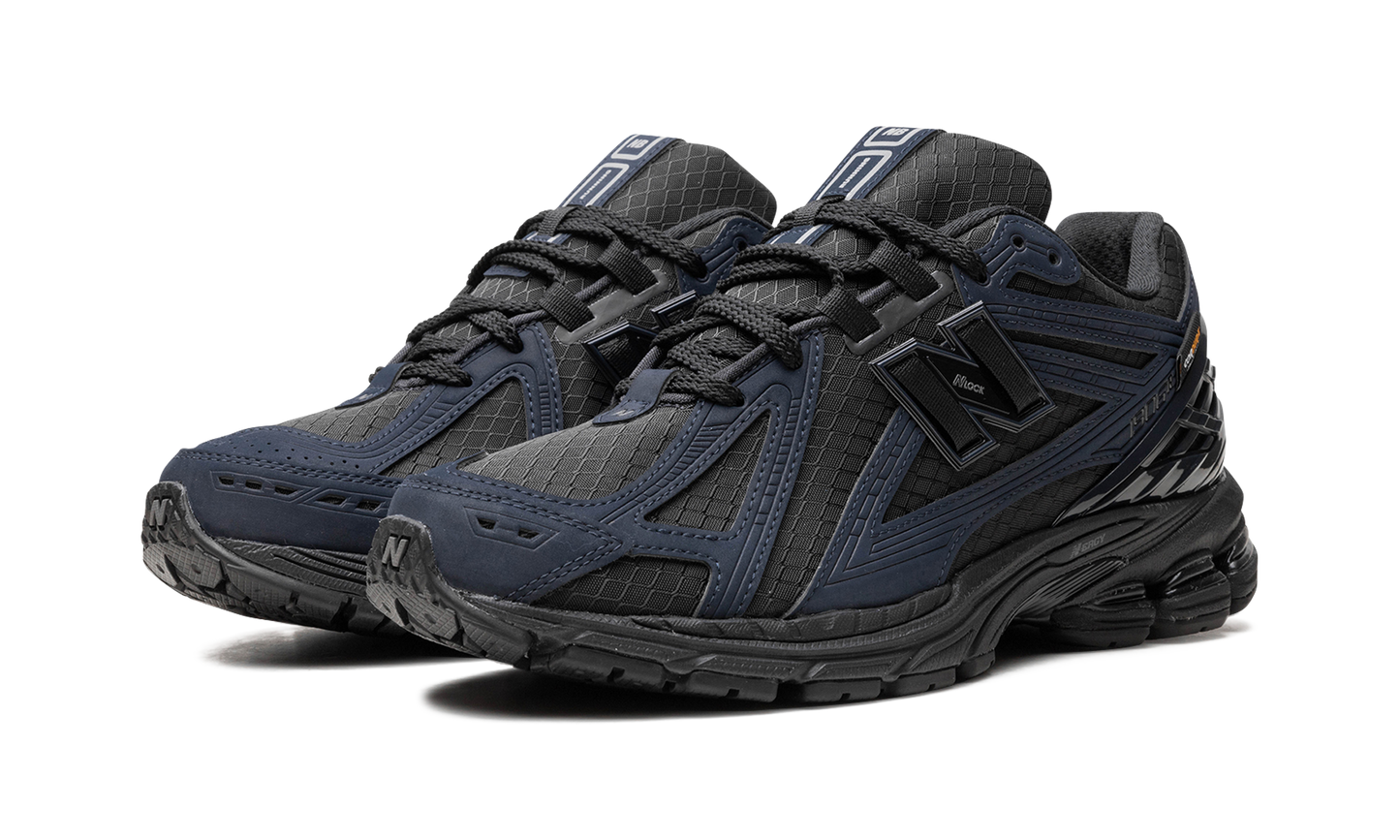 1906R "Outerspace/Black/Black" M1906RWE