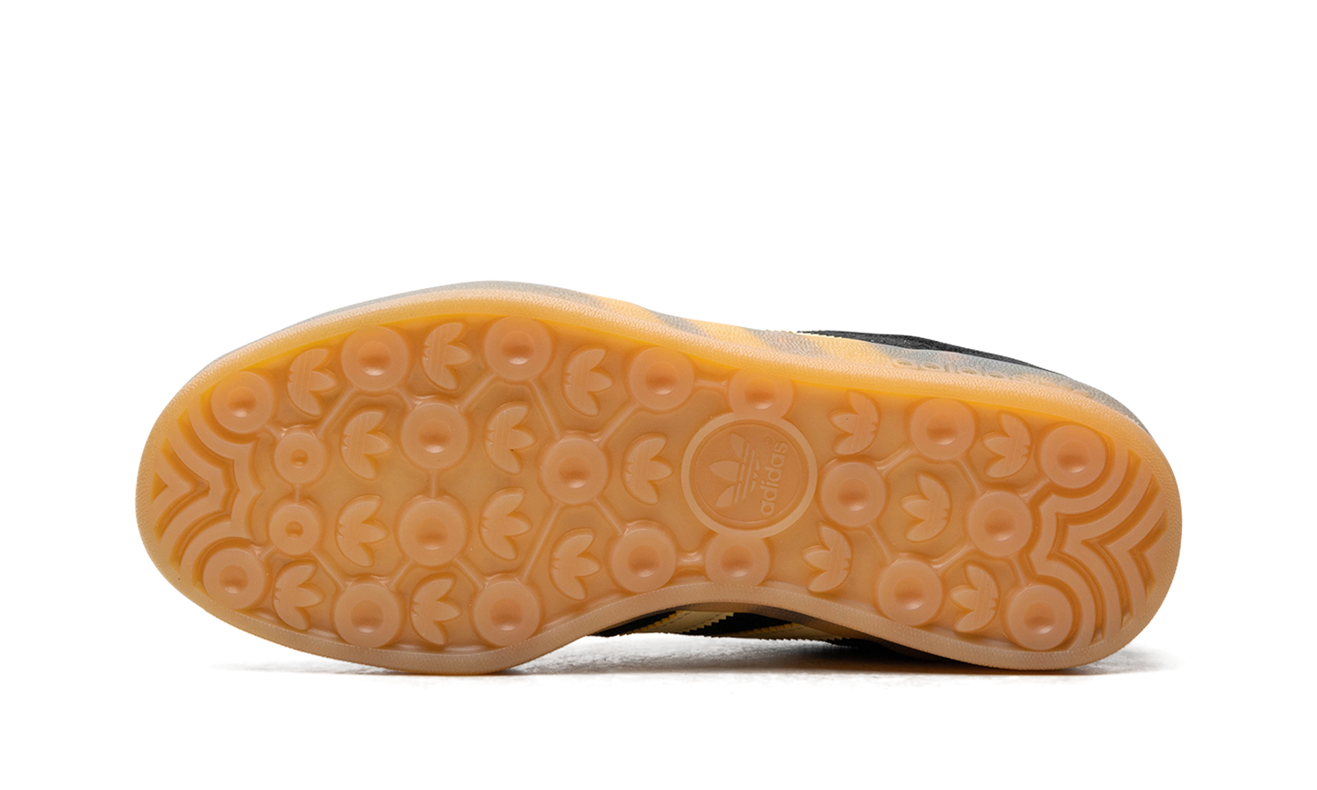 Gazelle Indoor WMNS "Core Black Almost Yellow Floral" IF4490