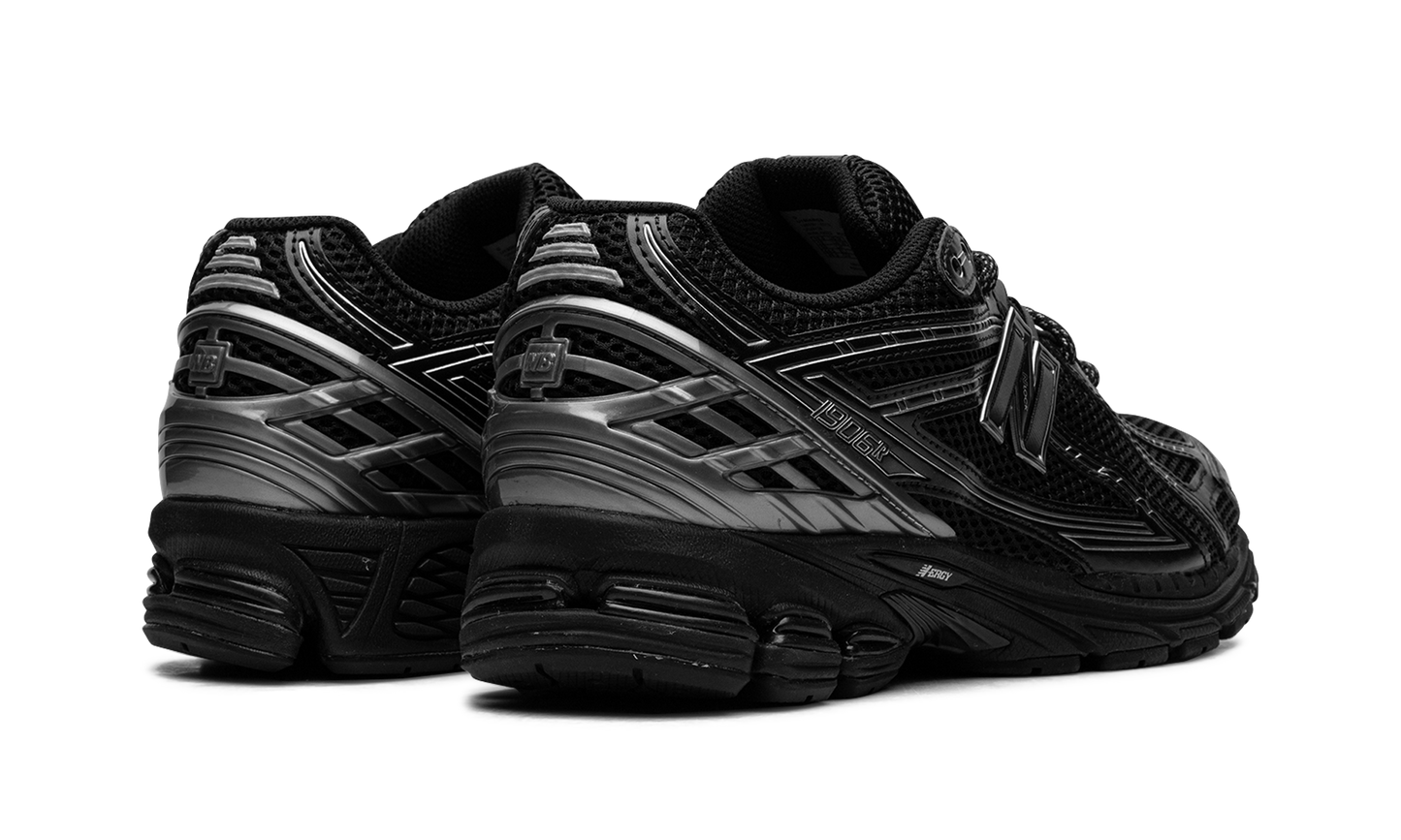 1906R "Black Silver" U1906ROS