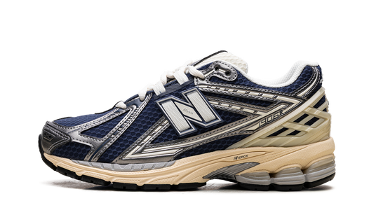 1906R "Vintage Indigo" U1906RCK