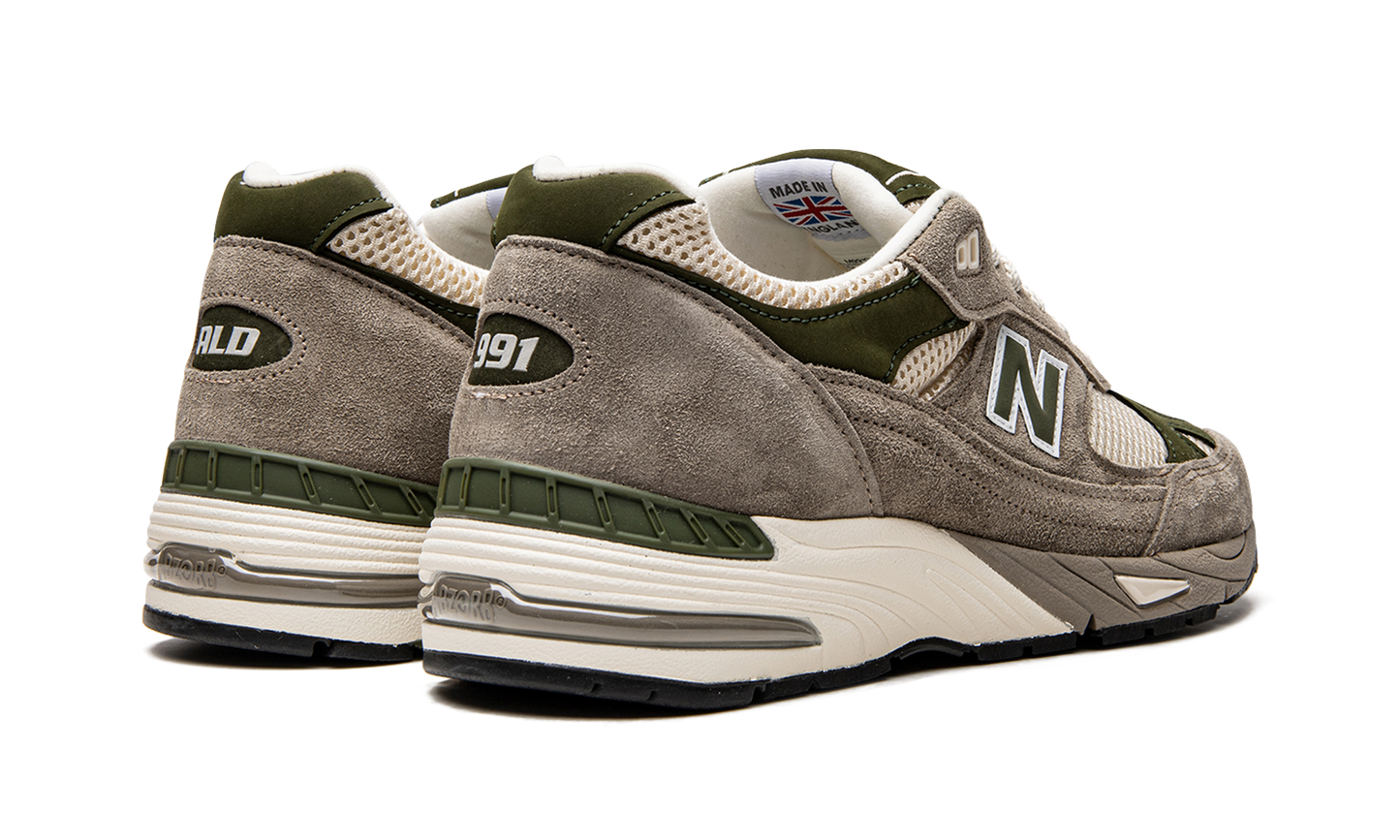 991 "Aimé Leon Dore MIUK Grey" M991CRS