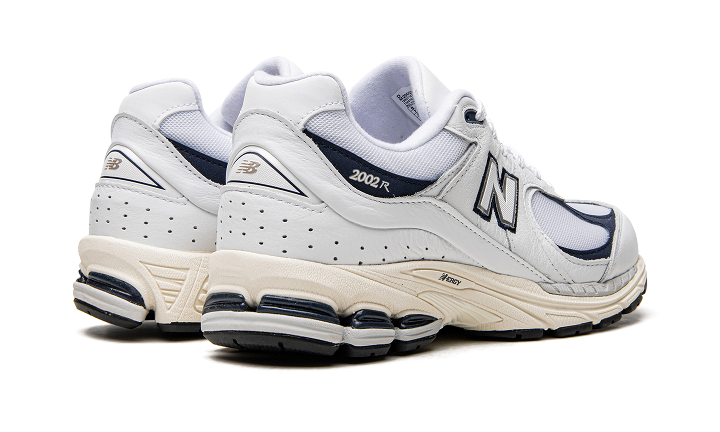 2002R "White / Natural Indigo" M2002RHQ