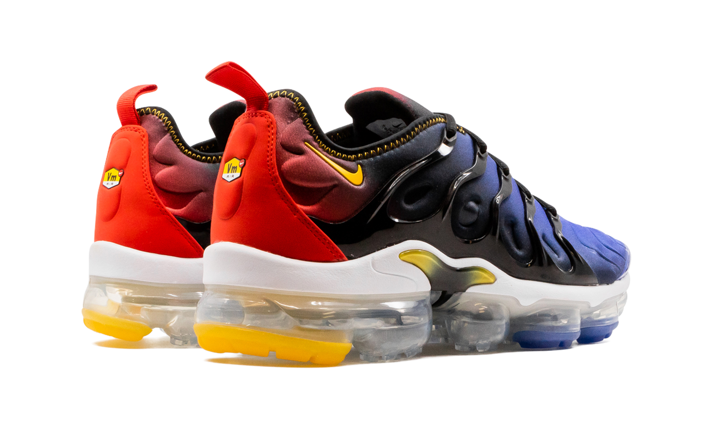 Air VaporMax Plus "Captain Marvel" DC1476 001
