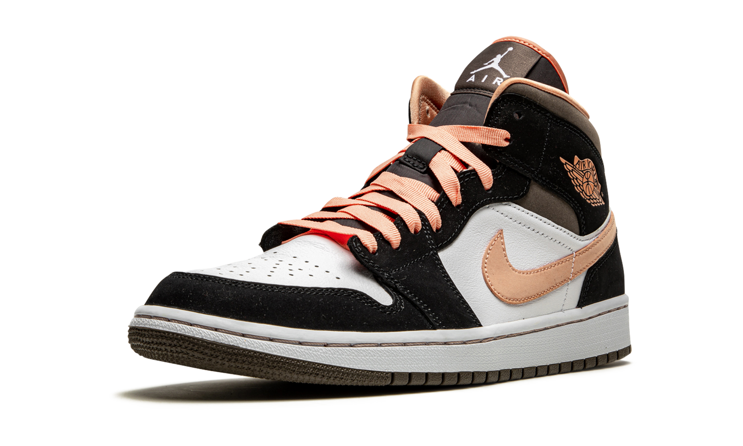 AIR JORDAN 1 MID SE WMNS "Peach Mocha" DH0210 100
