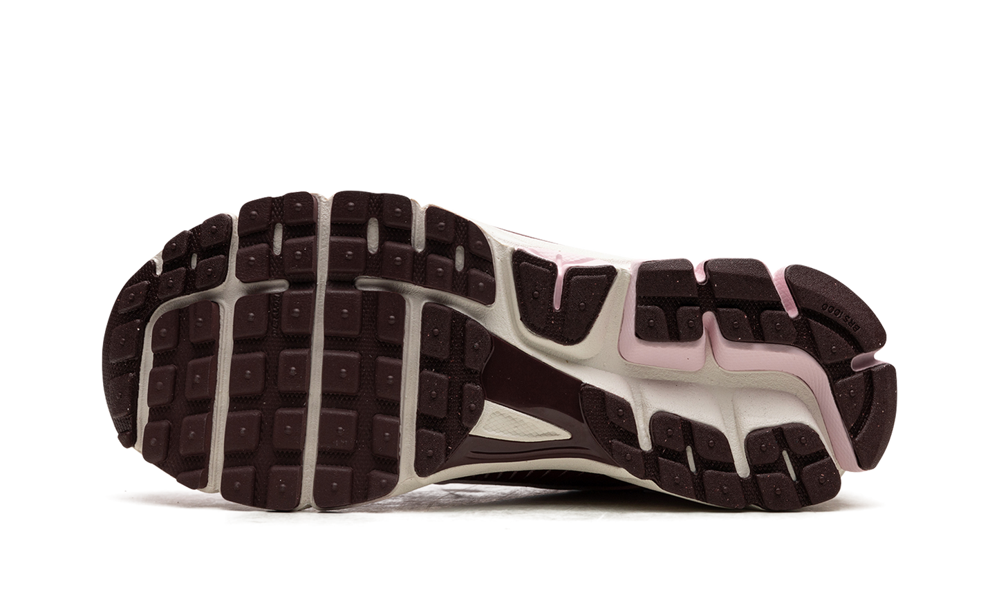 ZOOM VOMERO 5 WMNS "Pink Foam" FN7196 663