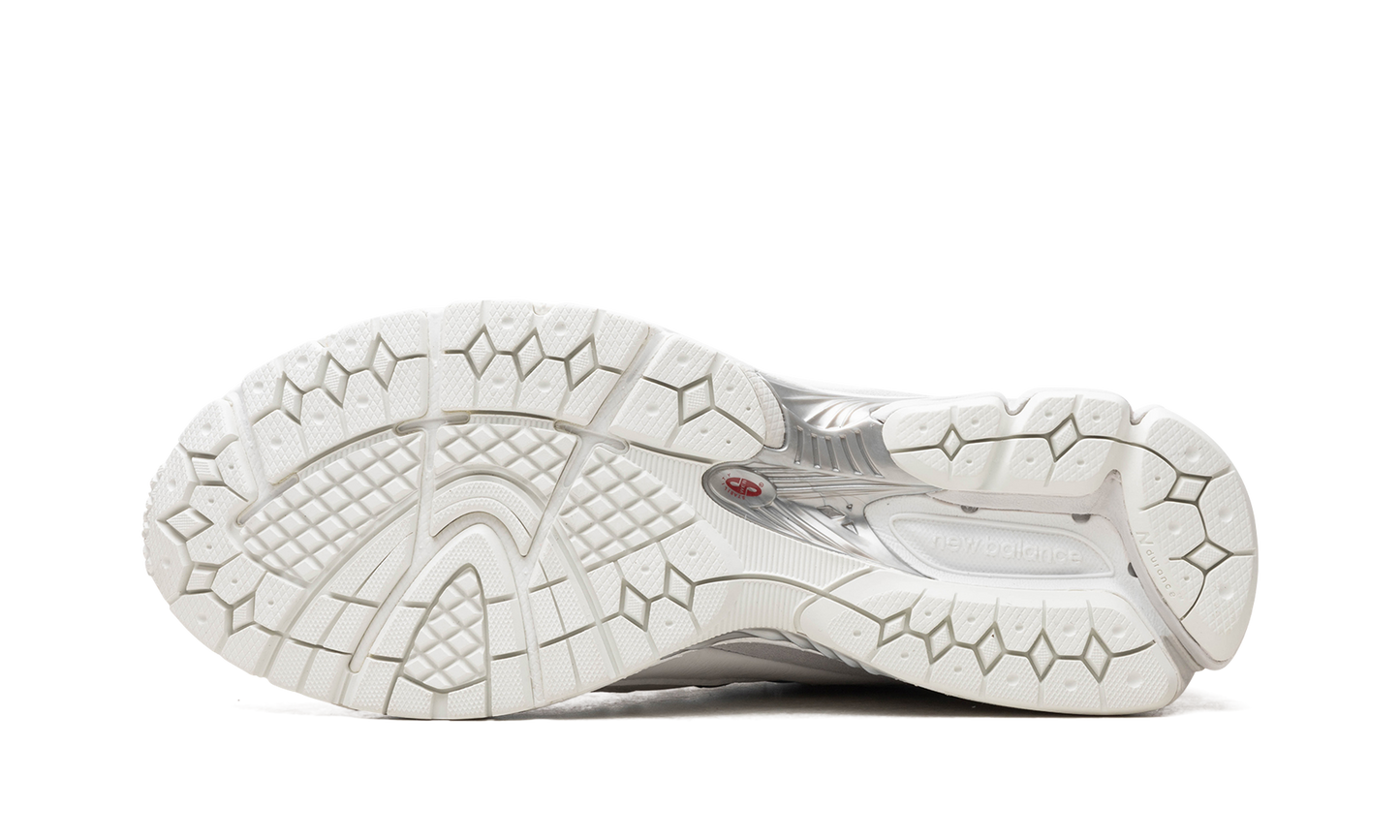 2002RX "White / Grey" M2002RXM