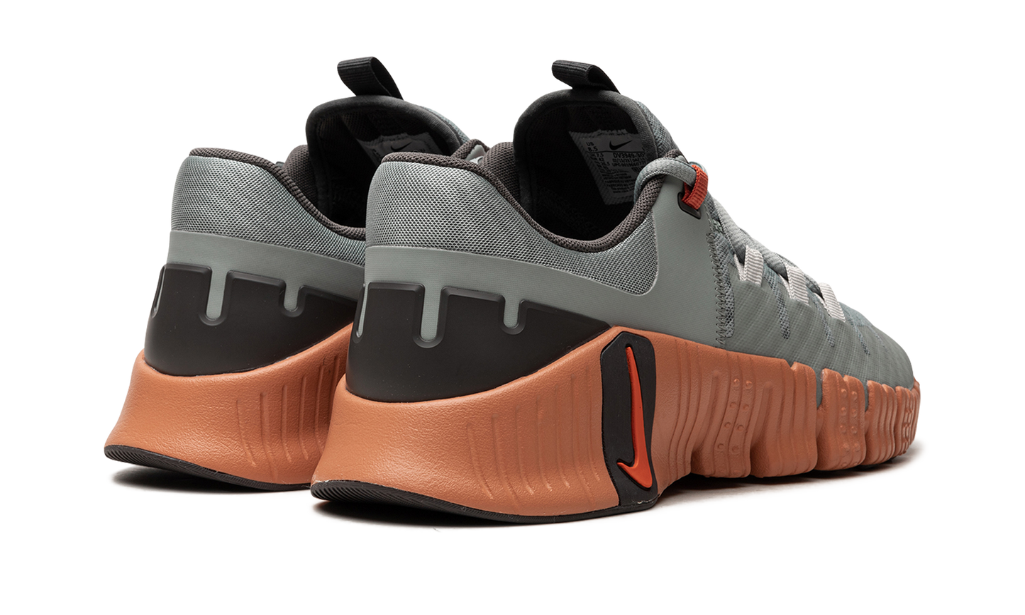 Free Metcon 5 "Mica Green" DV3949 301