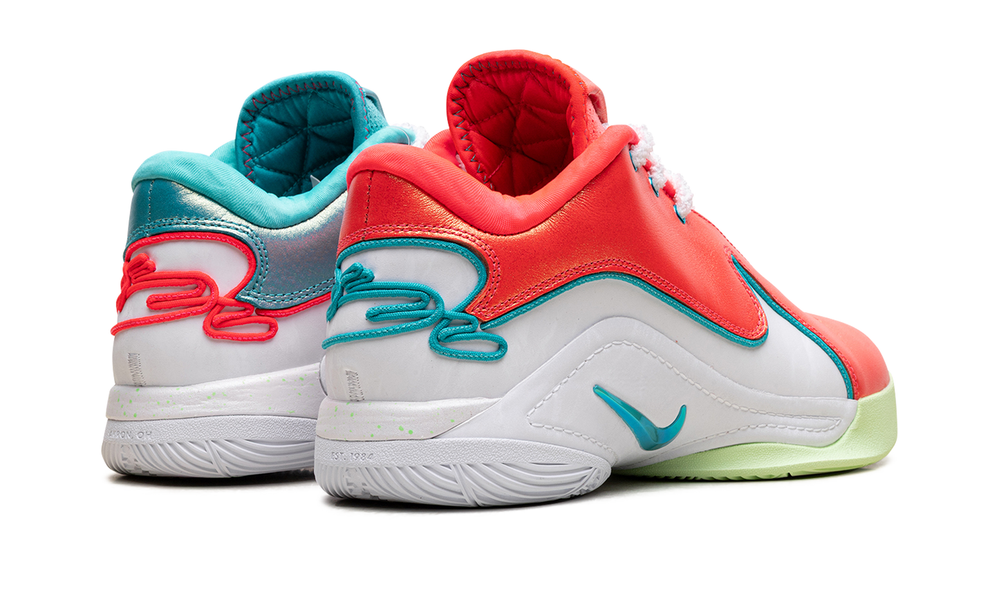 LeBron 22 "Christmas" HV5147 600