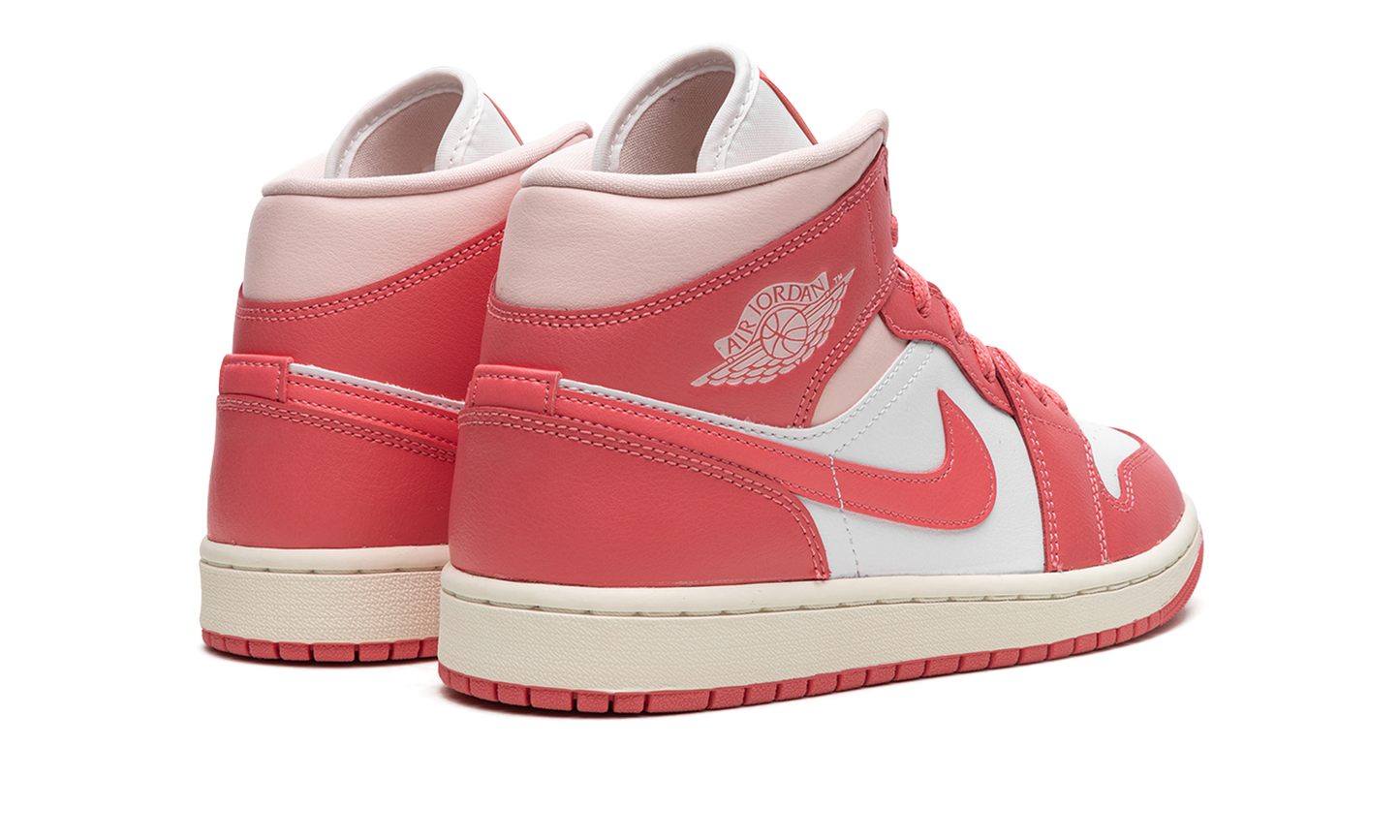 AIR JORDAN 1 MID WMNS "Strawberries And Cream" BQ6472 186