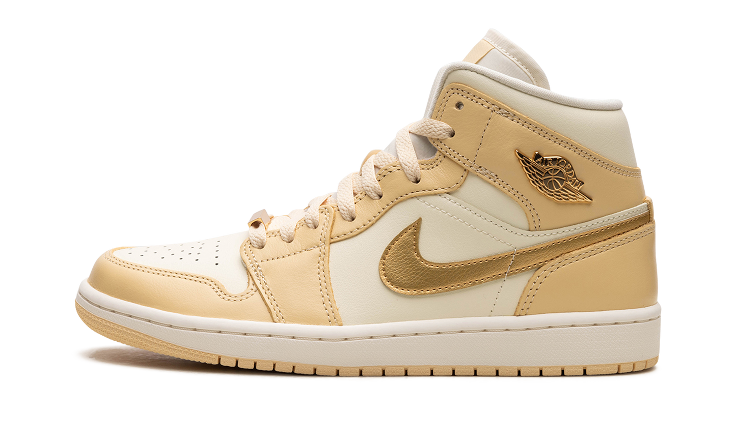 AIR JORDAN 1 MID WMNS "Pale Vanilla" FB9892 200