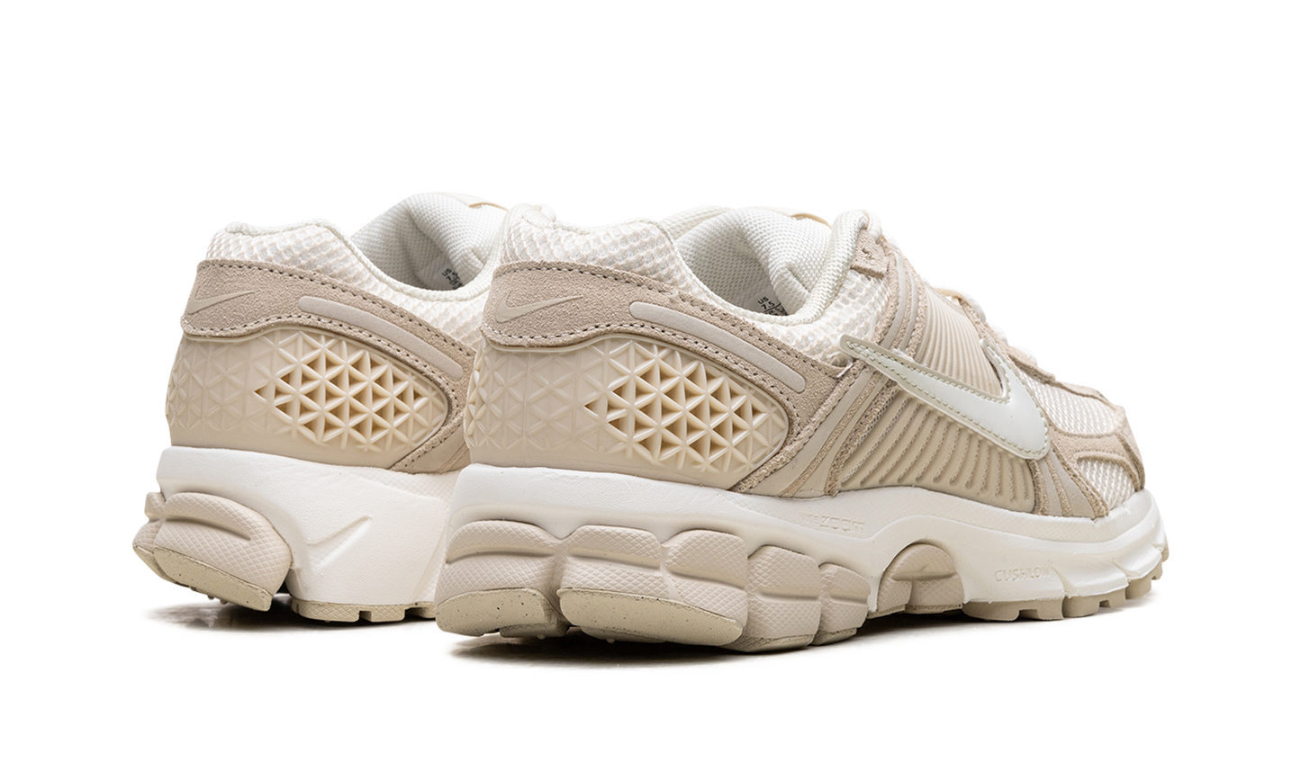 Zoom Vomero 5 WMNS "Beach Light Khaki" HQ0458 200