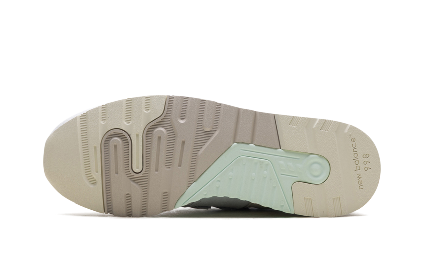 997.5 "MiUSA Kith Easter White Ice Blue Peach"