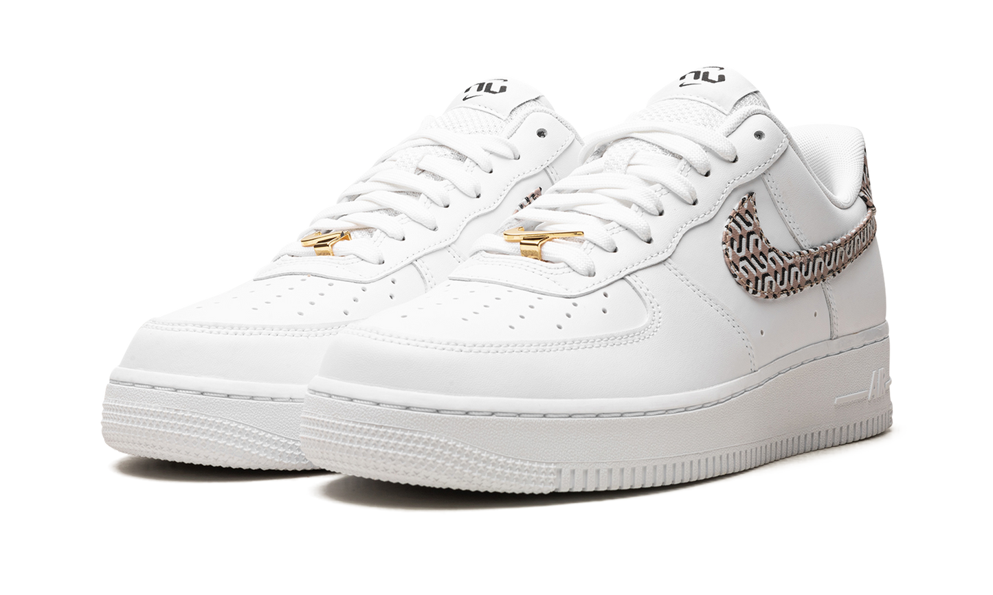 AIR FORCE 1 LO WMNS "United In Victory - White" DZ2709 100