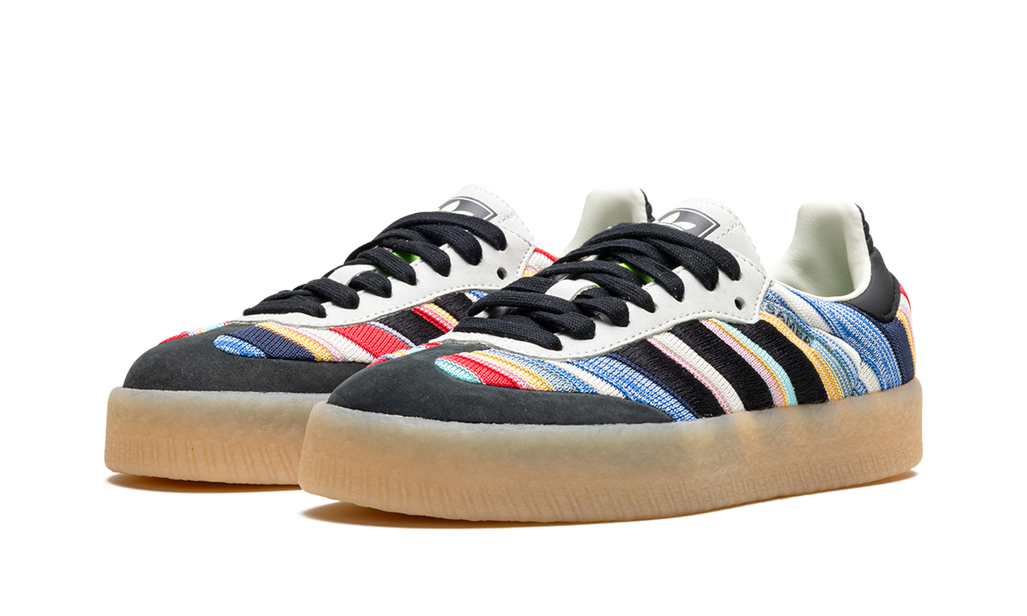 Sambae WMNS "Ivory Black" ID0444