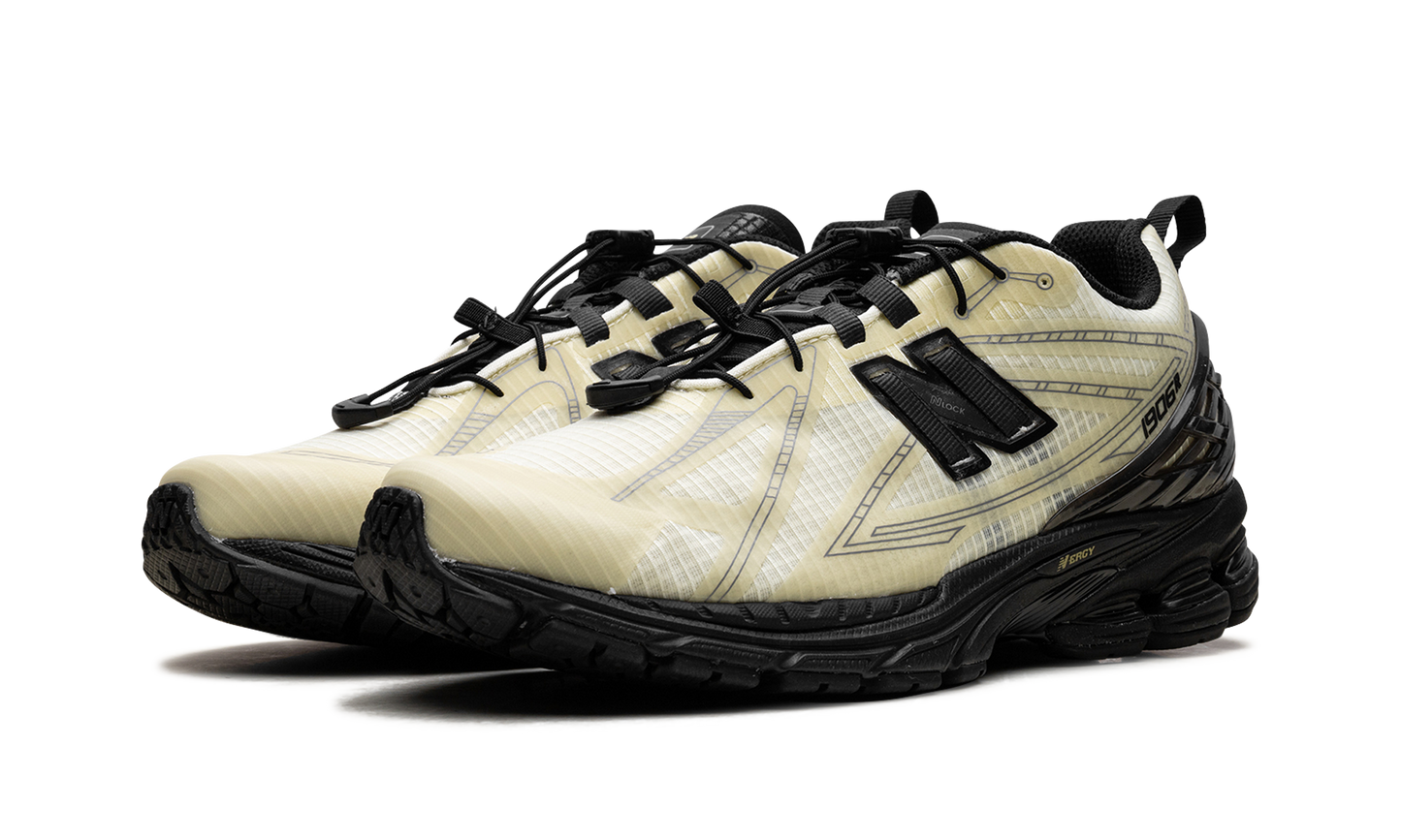 1906R "Pistachio Butter Black" M1906RNP