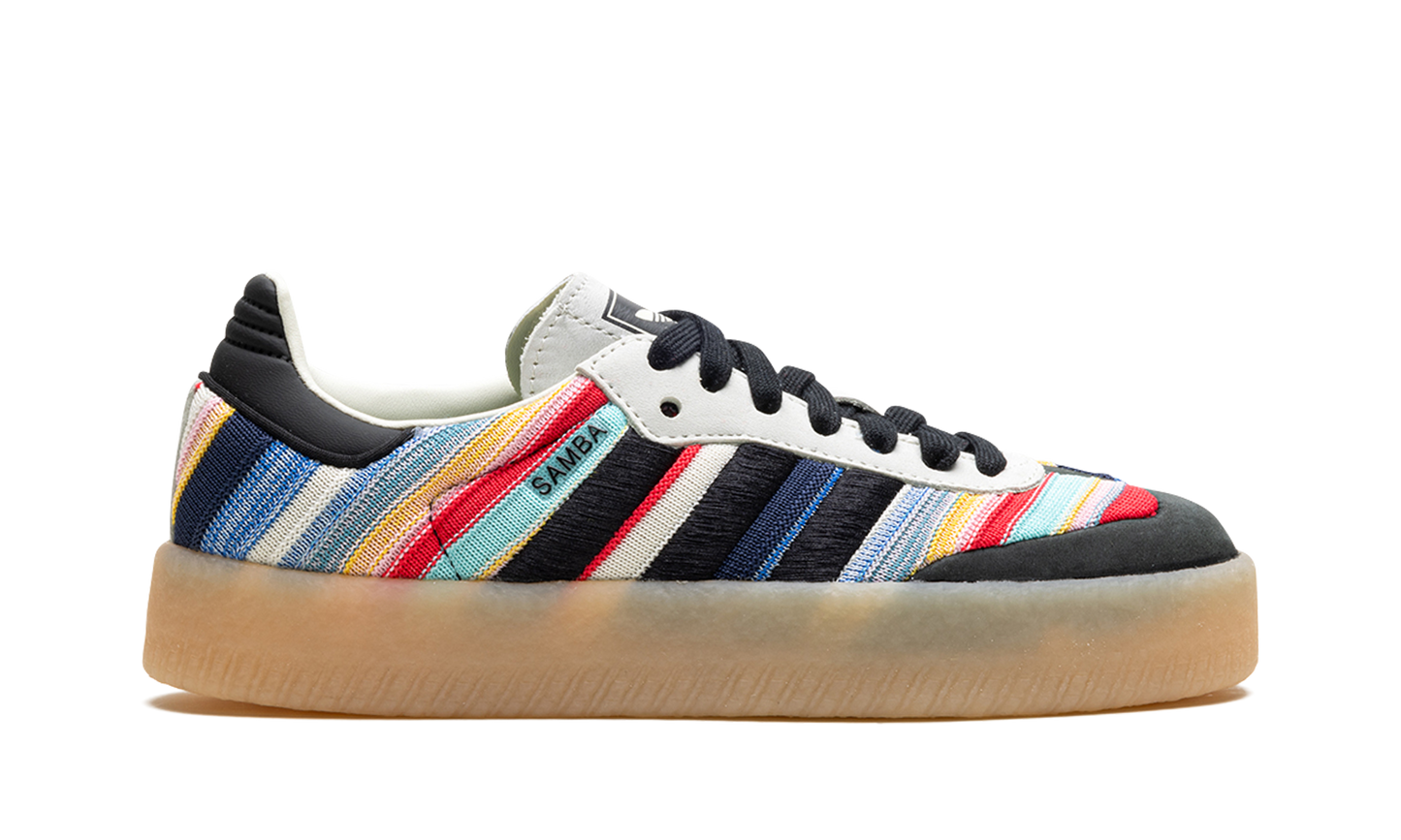 Sambae WMNS "Ivory Black" ID0444