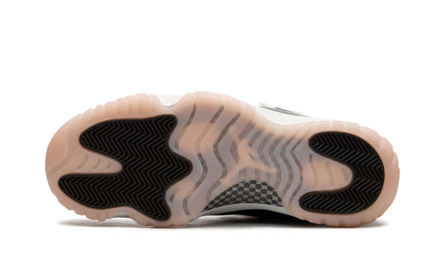 AIR JORDAN 11 WMNS "Neapolitan" AR0715 101